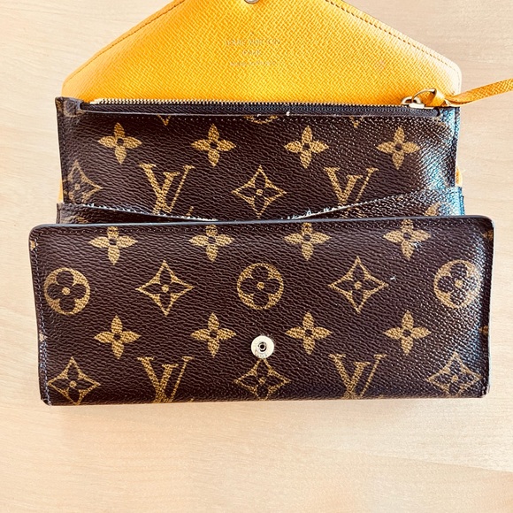 2012 Louis Vuitton Emilie Wallet - Picture 3 of 5